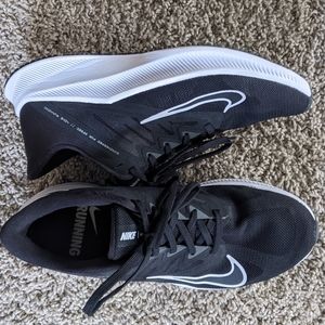 Nike Quest 3 Running Shoes